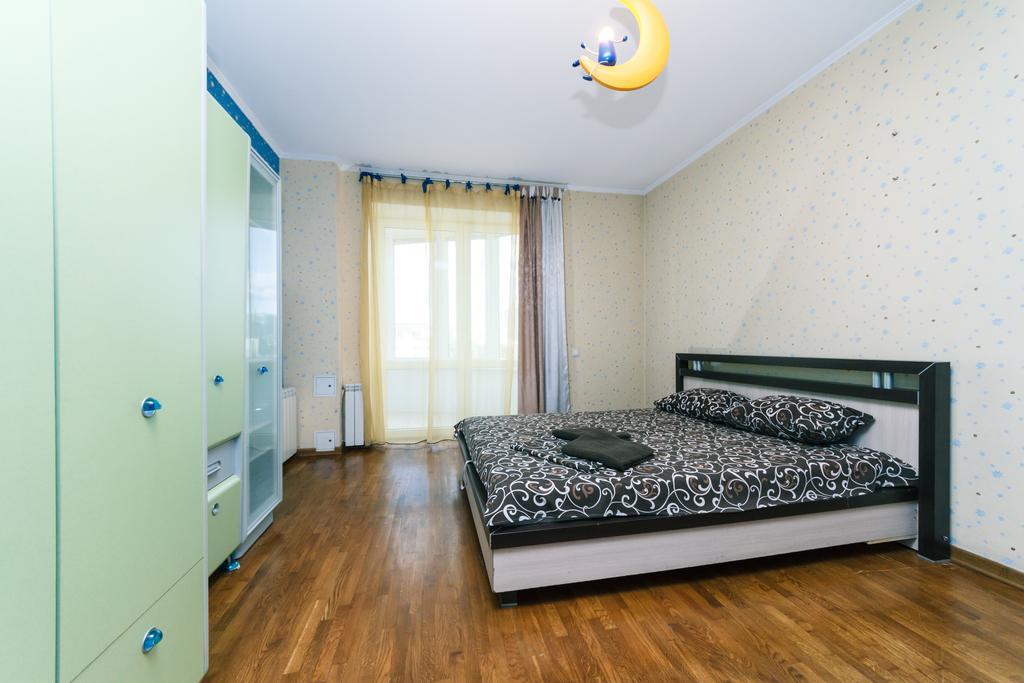 Two-Storey Apartment Near Iec Киев Екстериор снимка