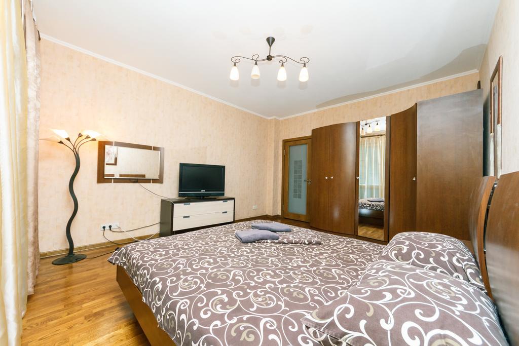 Two-Storey Apartment Near Iec Киев Екстериор снимка
