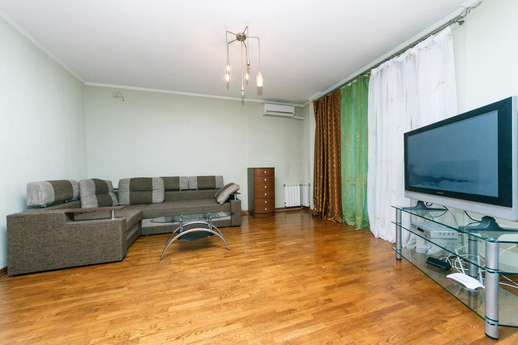 Two-Storey Apartment Near Iec Киев Екстериор снимка