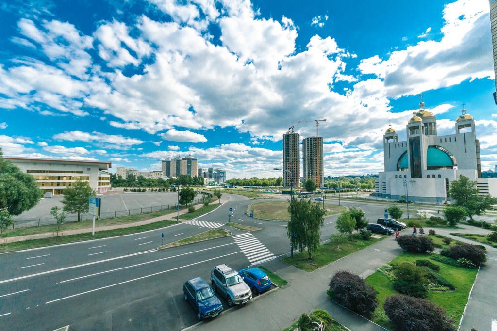 Two-Storey Apartment Near Iec Киев Екстериор снимка